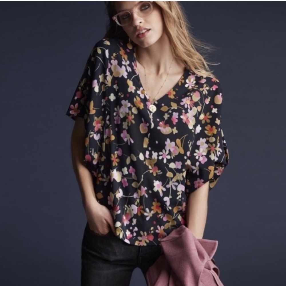 Cabi womens black floral short sleeve charm blouse size small